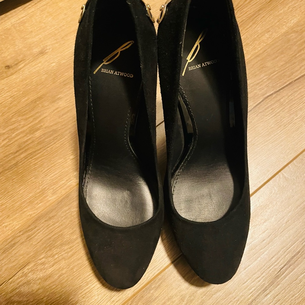 Heals - Picture 3 of 4